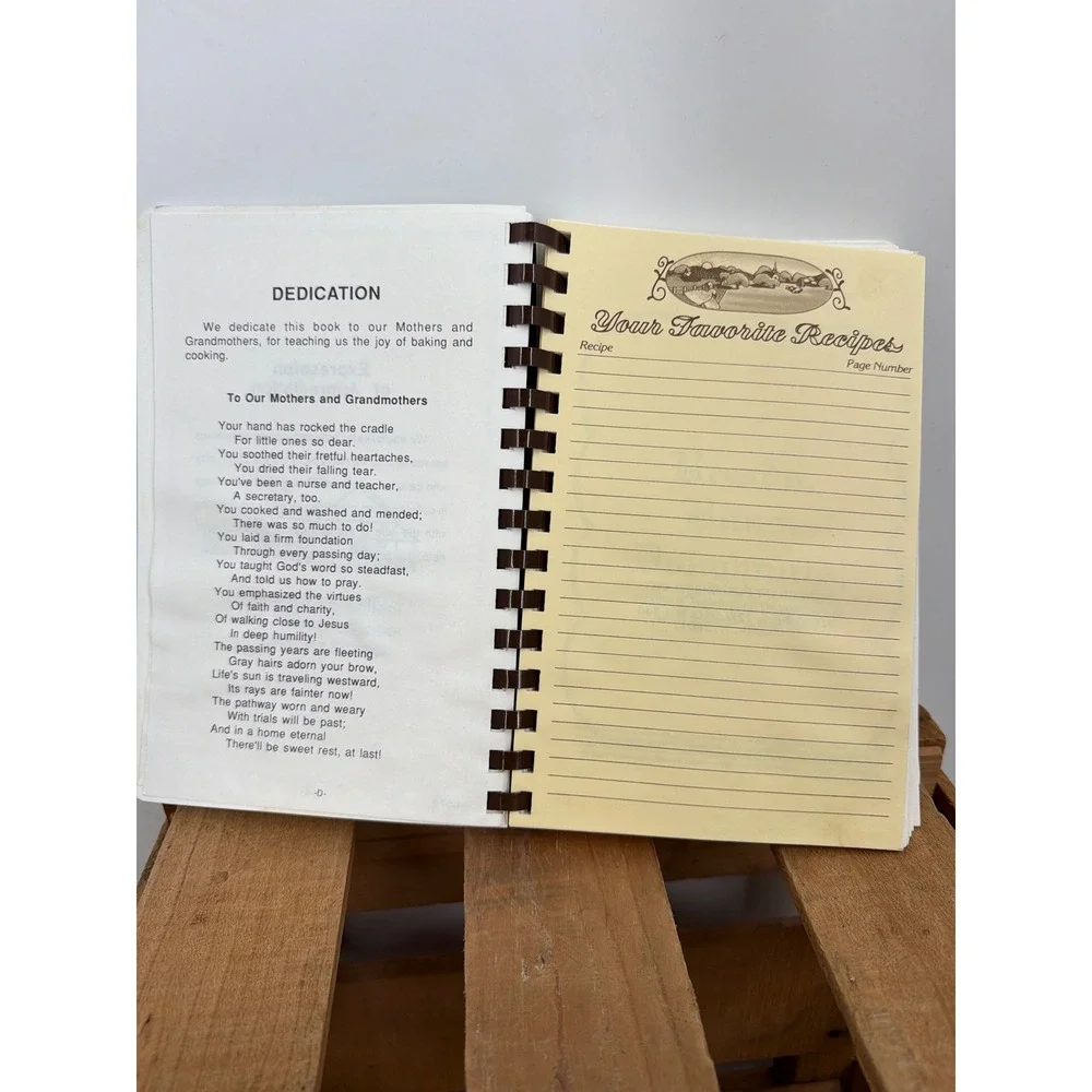 Vintage 1978 Dutch Country Favorites Amish Honey Brook Schools Cookbook PA 1970s